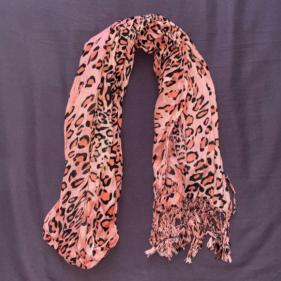 Pink Leopard Print Scarf - Picture 2 of 6